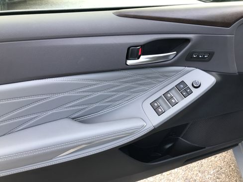 Certified 2022 Toyota Avalon Limited w/ Advanced Safety Package image 14