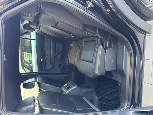 Certified 2023 Volkswagen Atlas Cross Sport SE FWD image 9