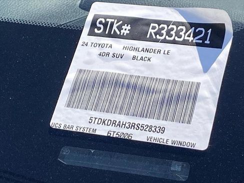 Certified 2024 Toyota Highlander LE FWD image 39