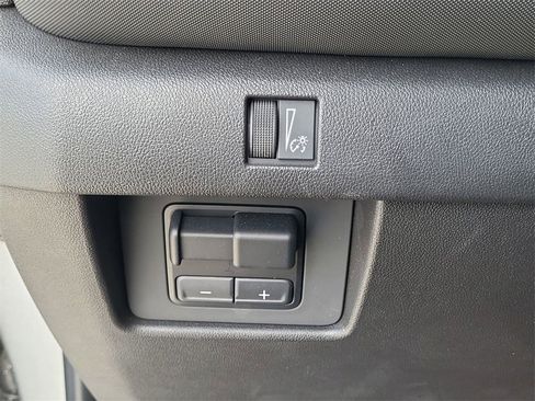 Used 2024 Chevrolet Colorado Z71 w/ Z71 Convenience Package 2 image 24