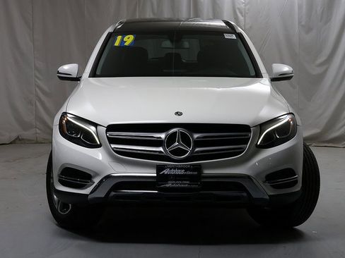 Used 2019 Mercedes-Benz GLC 300 4MATIC image 5