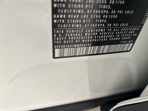 Used 2021 Volkswagen Tiguan SE image 37