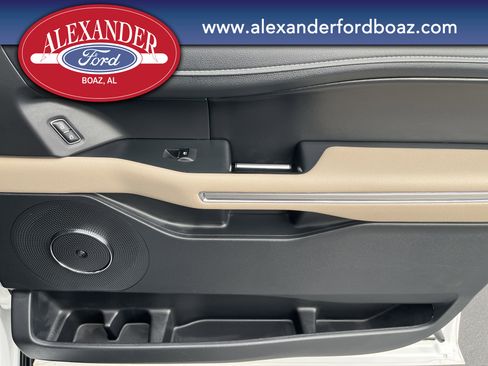 Used 2024 Ford Expedition Limited image 16