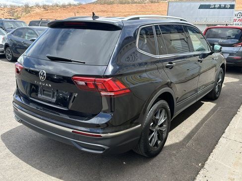 Used 2022 Volkswagen Tiguan SE FWD image 3