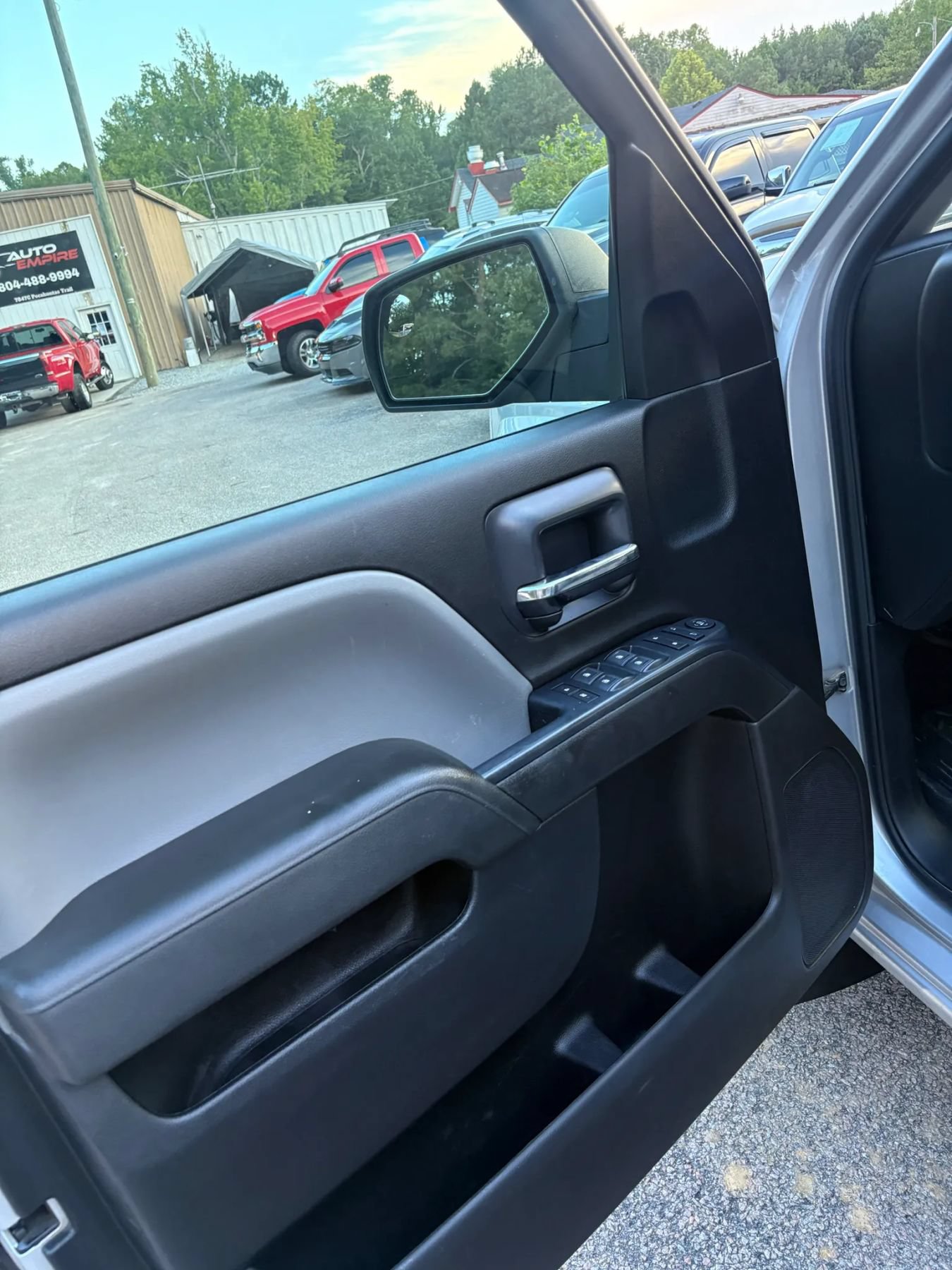 Used 2019 Chevrolet Silverado 1500 Custom w/ Custom Convenience Package AWD/4WD image 35