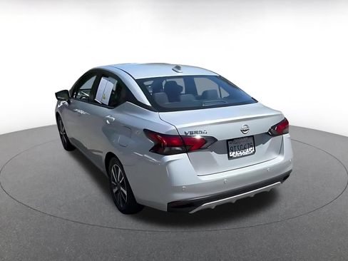 Used 2025 Nissan Versa SV FWD image 9