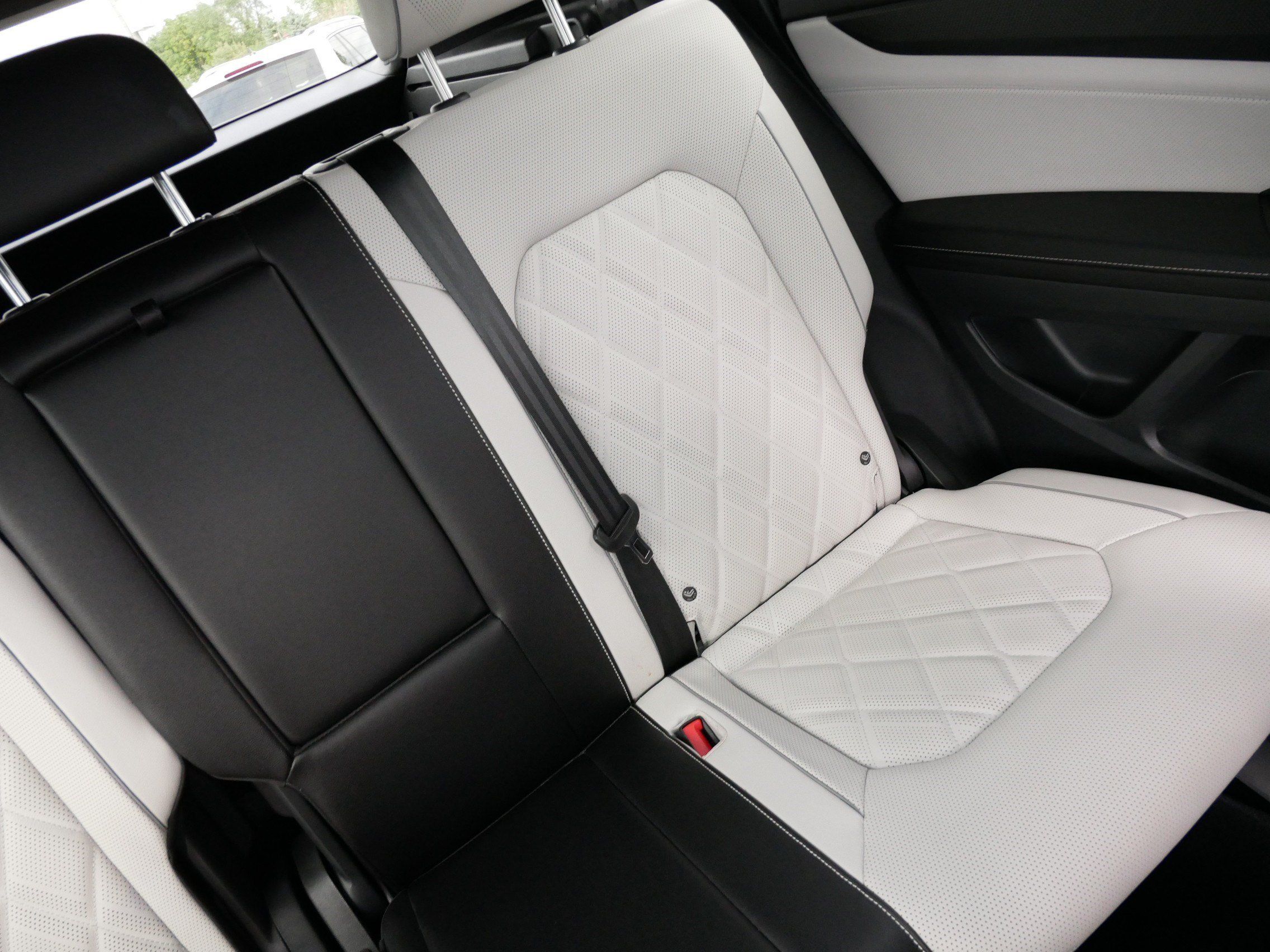 Certified 2026 Volkswagen Atlas Cross Sport SEL Premium R-Line AWD/4WD image 14