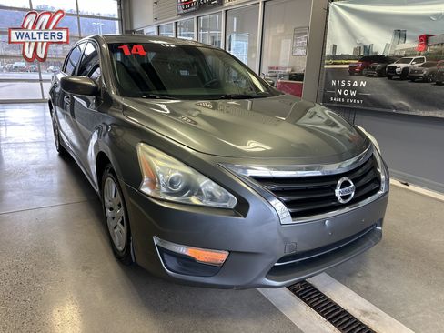 Used 2014 Nissan Altima 2.5 S image 1