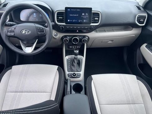 Used 2026 Hyundai Venue SEL FWD image 6