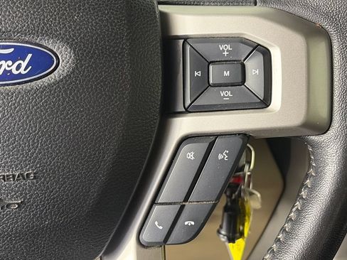 Used 2018 Ford F250 Lariat w/ Chrome Package AWD/4WD image 18