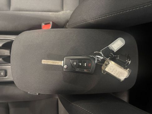 Used 2025 Toyota Corolla LE image 21