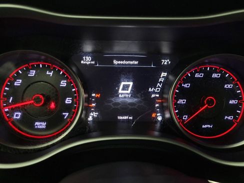 Used 2017 Dodge Charger SXT image 23