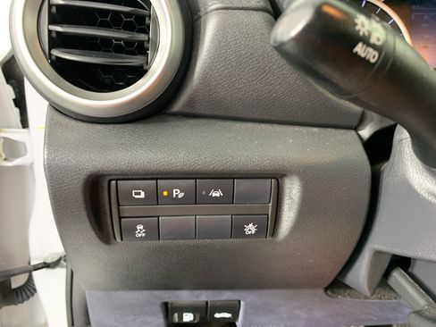 Used 2022 Nissan Versa S FWD image 16