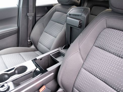New 2026 Chevrolet Equinox LT AWD/4WD image 9