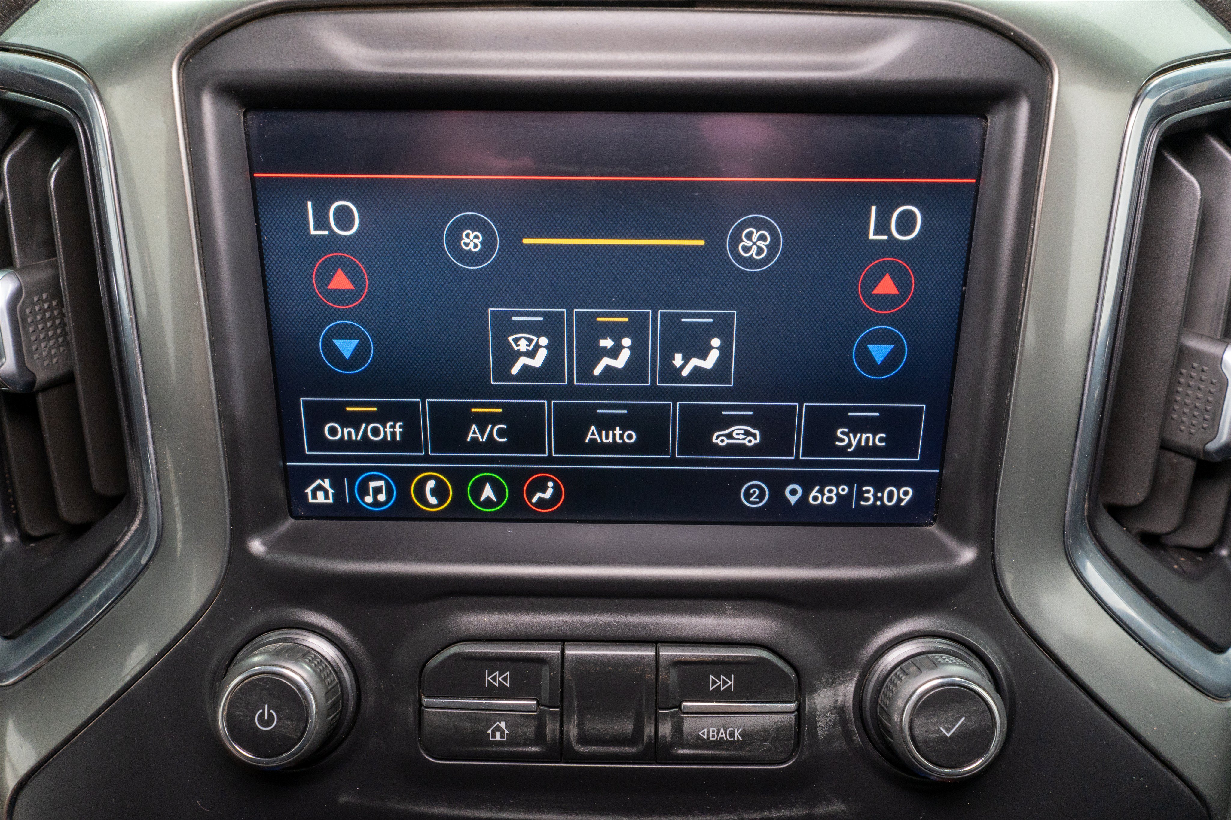 Used 2020 Chevrolet Silverado 2500 LTZ w/ Technology Package AWD/4WD image 22