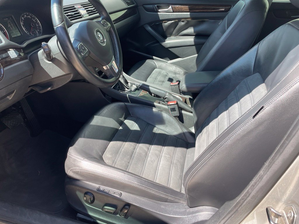 Used 2014 Volkswagen Passat TDI SEL Premium FWD image 9