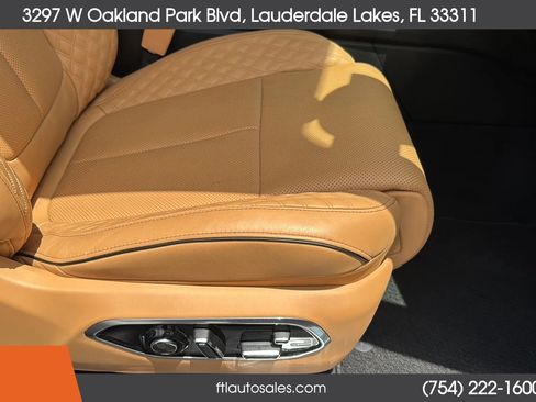 Used 2022 Jeep Grand Cherokee Summit w/ Luxury Tech Group V AWD/4WD image 54