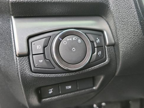 Used 2018 Ford Explorer XLT w/ Equipment Group 201A AWD/4WD image 53