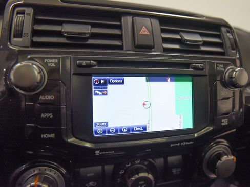 Used 2018 Toyota 4Runner TRD Off-Road Premium image 2