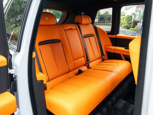 Used 2025 Rolls-Royce Cullinan image 24