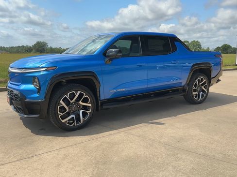 New 2025 Chevrolet Silverado EV RST image 4