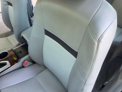 Used 2012 Toyota Camry XLE w/ Leather Pkg FWD image 19