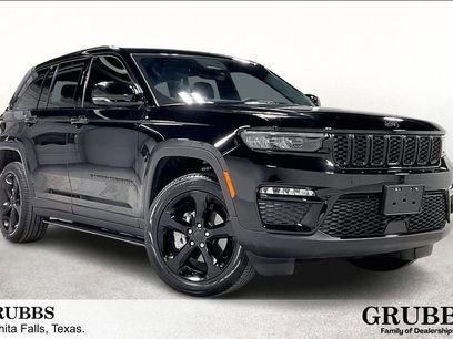 Used 2025 Jeep Grand Cherokee Limited w/ Black Appearance Package