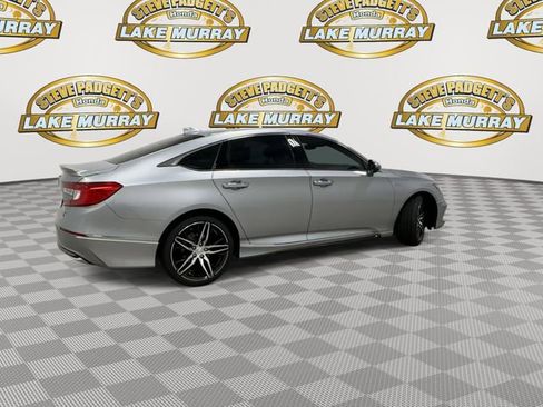 Used 2021 Honda Accord Touring image 3