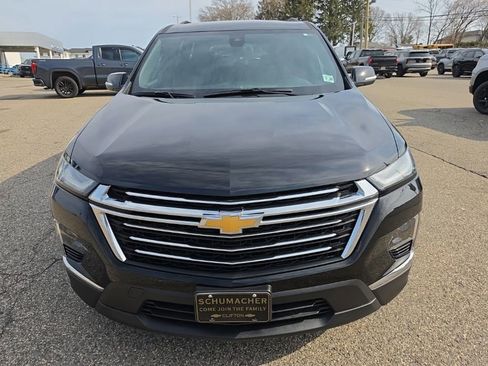 Used 2023 Chevrolet Traverse LT image 8
