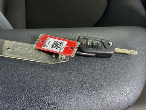 Used 2022 Toyota Camry LE FWD image 32