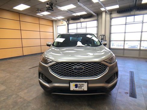 Certified 2024 Ford Edge SEL w/ Convenience Package AWD/4WD image 2