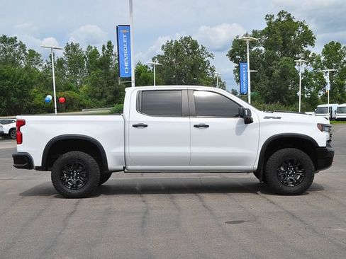 Used 2024 Chevrolet Silverado 1500 ZR2 w/ Technology Package AWD/4WD image 2