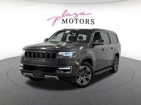 Used 2024 Jeep Wagoneer L Series II w/ Flexible Seating Group AWD/4WD image 1
