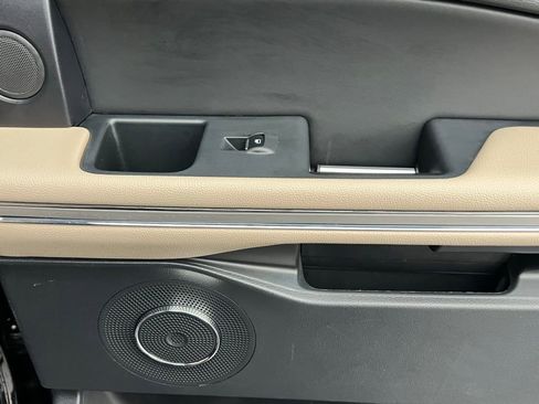 Used 2024 Ford Expedition Max Limited image 19