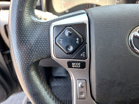 Used 2022 Toyota 4Runner SR5 Premium w/ Moonroof Package RWD image 9