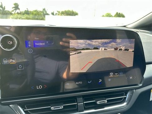 New 2026 Chevrolet Equinox EV LT image 23