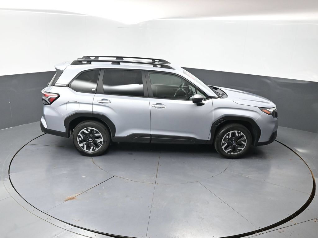 Used 2025 Subaru Forester Premium AWD/4WD image 41