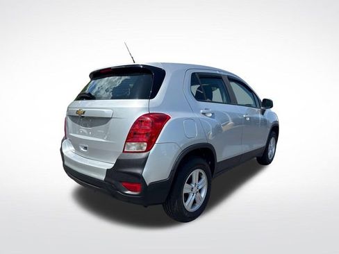 Used 2018 Chevrolet Trax LS AWD/4WD image 3