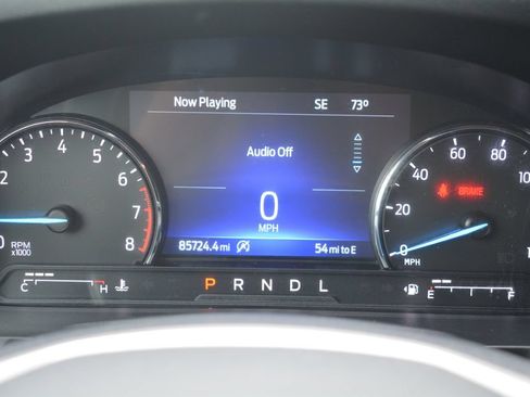 Used 2022 Ford Explorer XLT AWD/4WD image 12