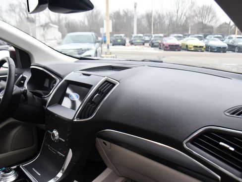 Used 2020 Ford Edge Titanium w/ Equipment Group 301A image 15