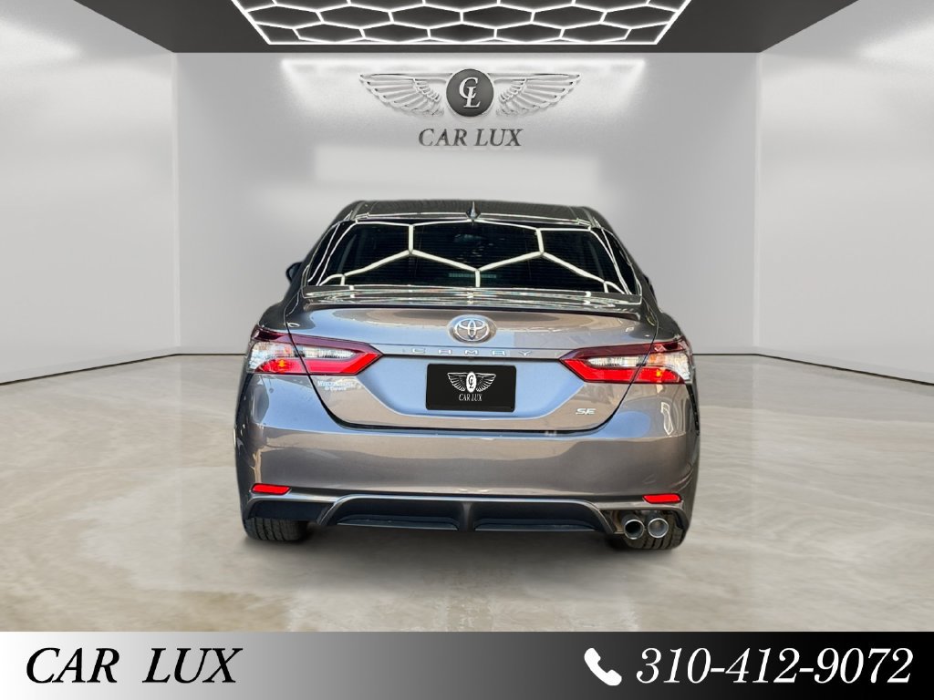 Used 2021 Toyota Camry SE FWD image 4