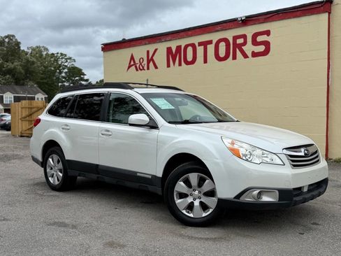 Used 2010 Subaru Outback 2.5i Premium AWD/4WD image 1
