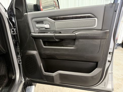 Used 2022 RAM 2500 Big Horn w/ Snow Chief Group image 8