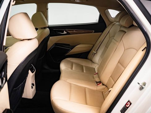 Used 2019 Kia Cadenza Technology image 34