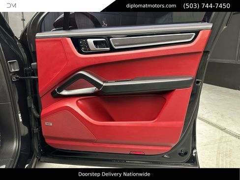 Used 2022 Porsche Cayenne Turbo w/ Performance Package (PG2) image 40