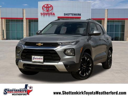 Used 2023 Chevrolet TrailBlazer LT w/ Convenience Package AWD/4WD image 1