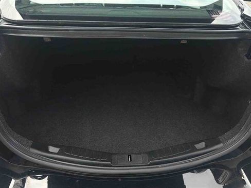 Used 2017 Ford Fusion SE FWD image 10