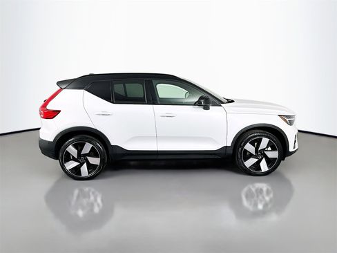 Used 2023 Volvo XC40 Recharge Ultimate w/ Protection Package Premier image 8