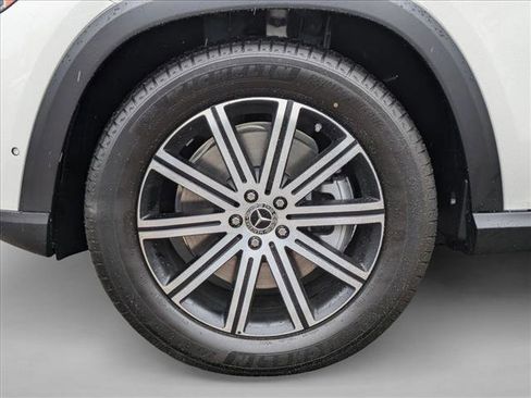 Used 2025 Mercedes-Benz GLE 450 4MATIC image 9
