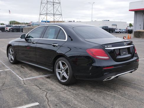 Used 2017 Mercedes-Benz E 300 4MATIC image 3